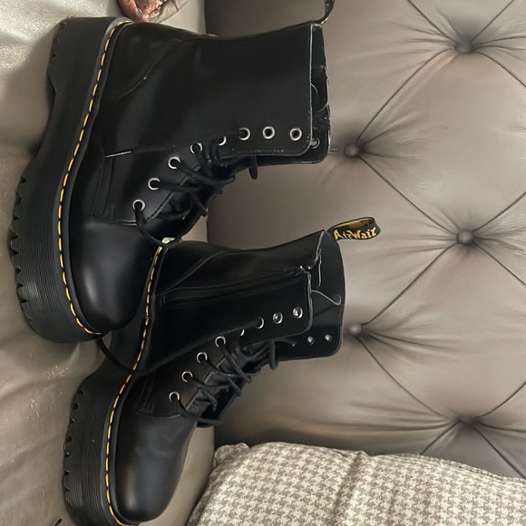 Dr Marten Air Wair platforms barely worn like new - Picture 2 of 5